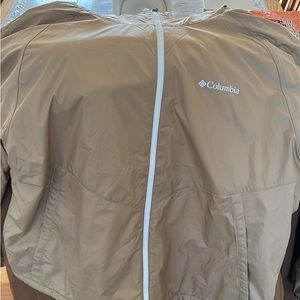 Womens Columbia fleece lined windbreaker